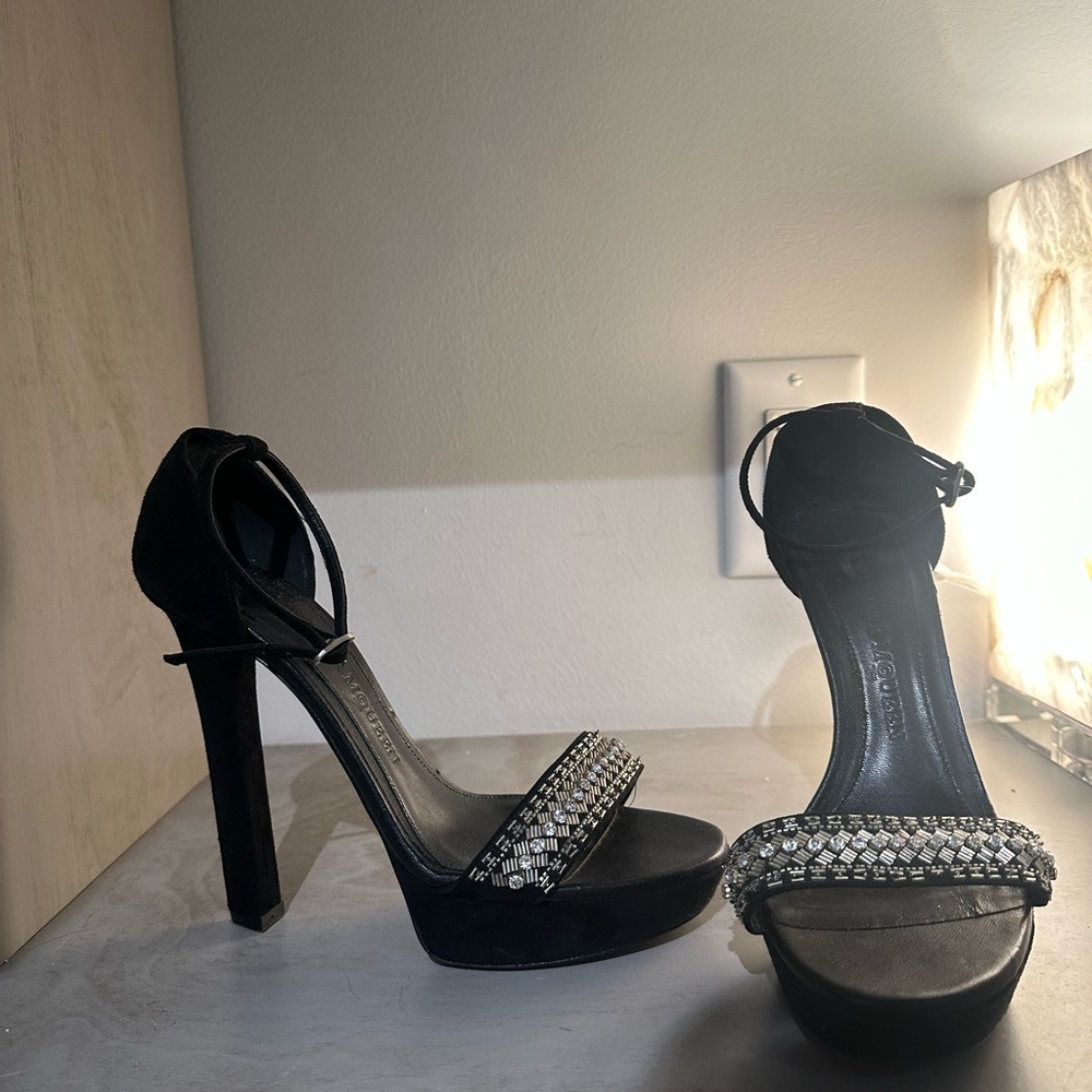 Alexander McQueen Shoes size 7/7.5- no damage - worn once